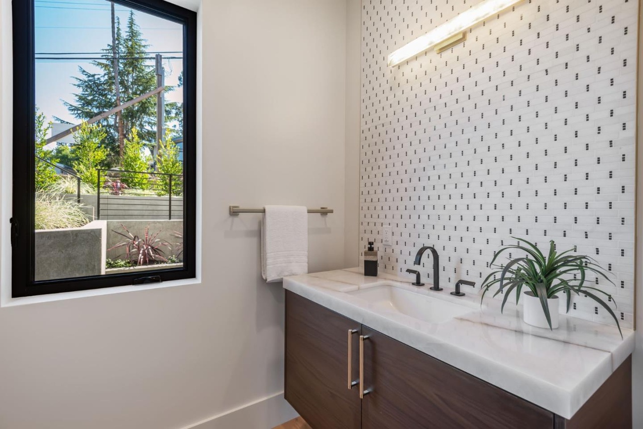 Contemporary Bath Design